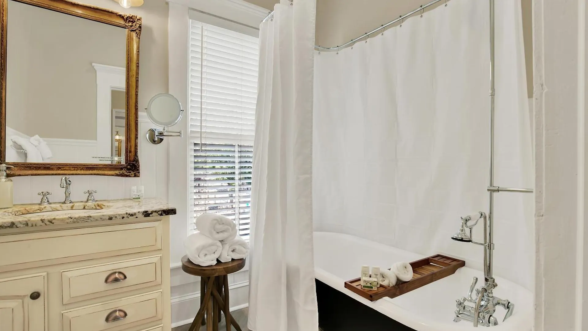 The Gilded Fern Villa Savannah Holiday home